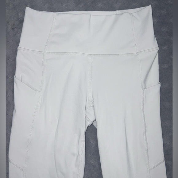 Fabletics Oasis Leggings - Picture 2 of 4